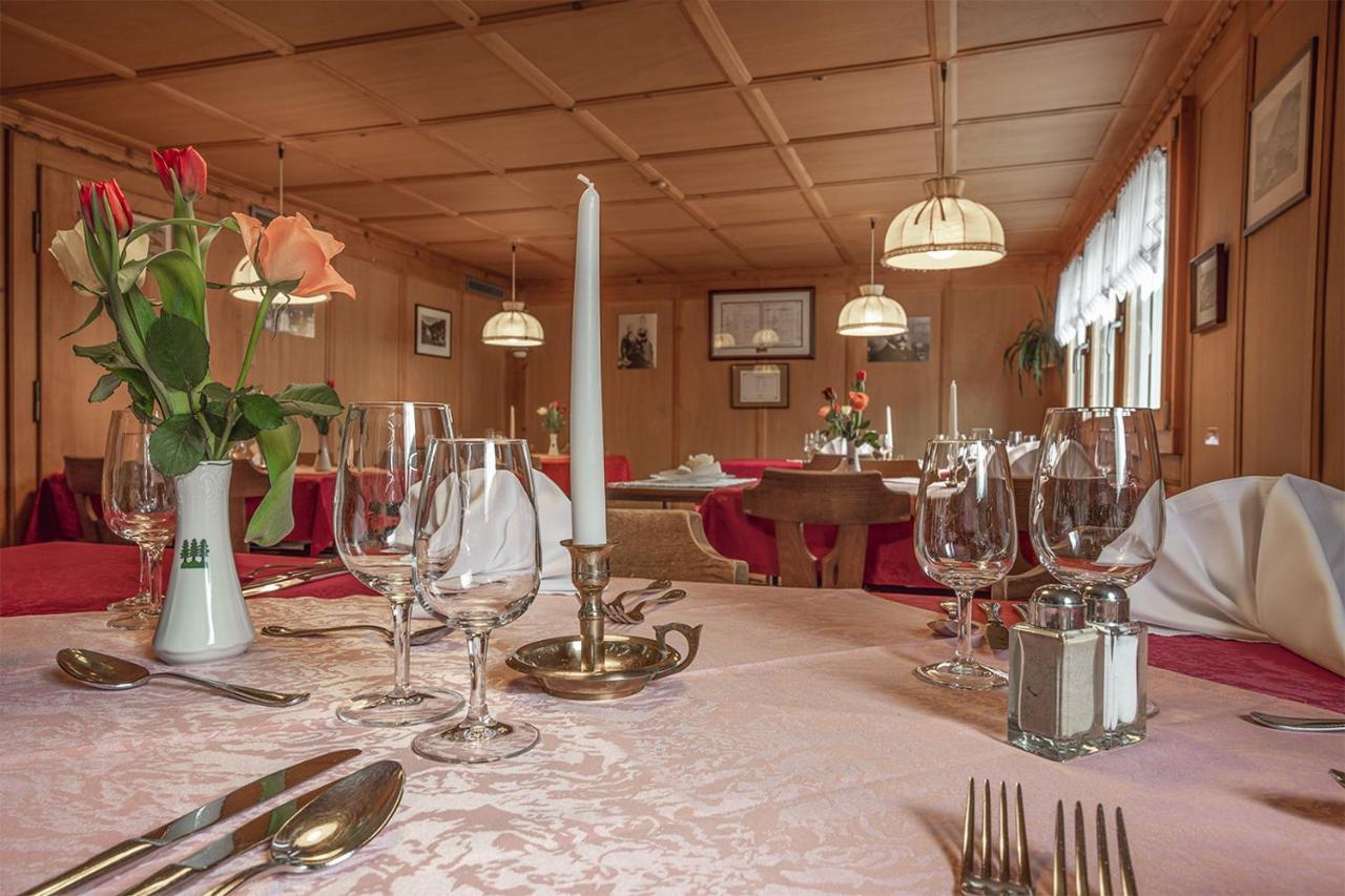 Hotel-Restaurant Drei Tannen Bellwald Exterior photo