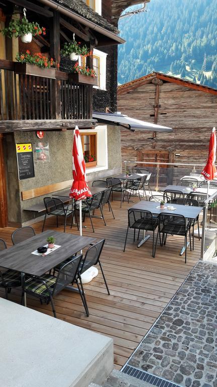 Hotel-Restaurant Drei Tannen Bellwald Exterior photo